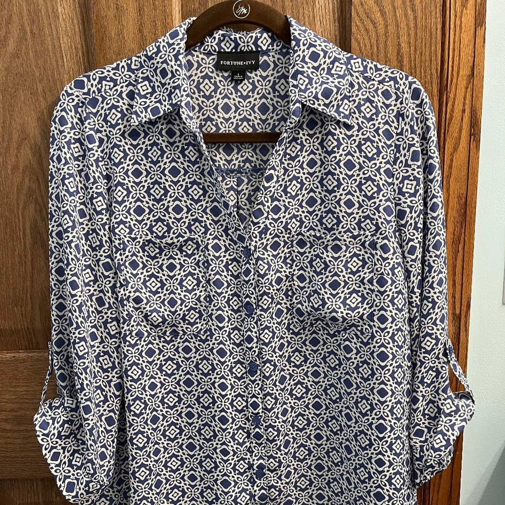 Fortune & Ivy women’s blouse, size large